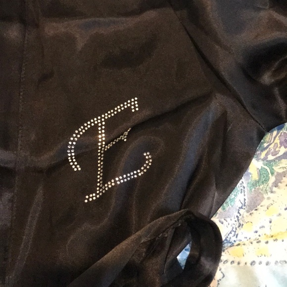 Black silk bridesmaid robe crystals letter E - Picture 2 of 4